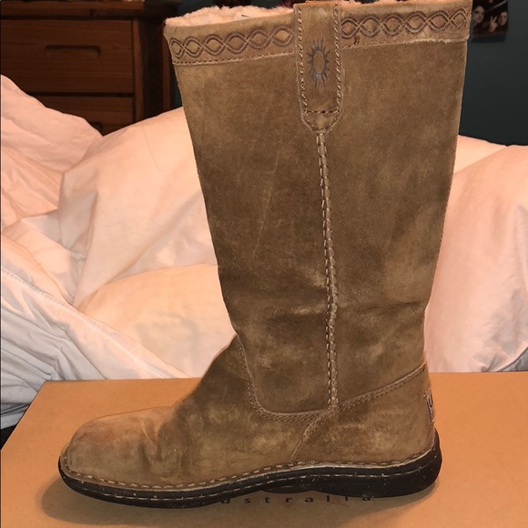 Ugg Boots! - Picture 3 of 4